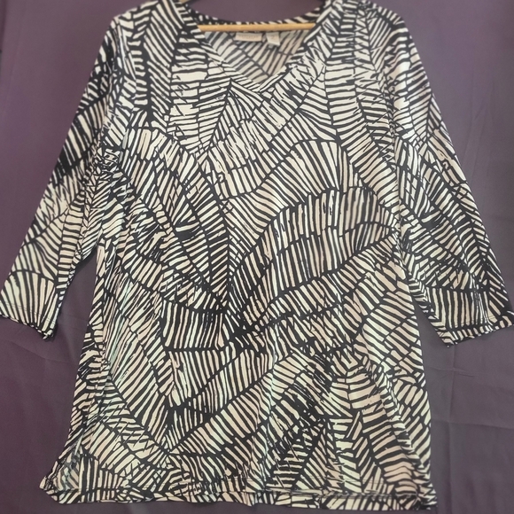 Chicos Womens Black and White Patterned Top. Size 2= Large/12 - Picture 1 of 5